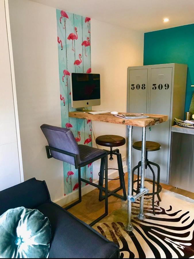 Boutique Hide & Seek, Bed & Beach Bed and Breakfast Haag Exteriör bild